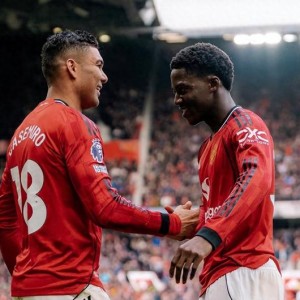 kaiyun-合同仅剩3个月 曼联愿续约34岁胖虎 球迷高喊“再踢1年”挽留|卡塞米罗|皇家马德里|阿莫林|梅努|谈判_新浪体育_新浪新闻